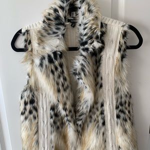 Fur Trim Sweater Vest